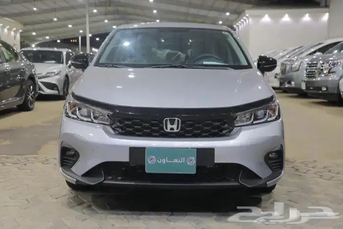 هوندا سيتي LX سبورت نص فل شاشة اربعة سلندر موديل 2024 1