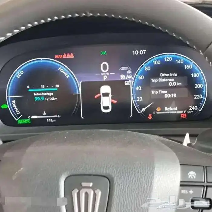 كراون بريميوم ابيض 2025 3