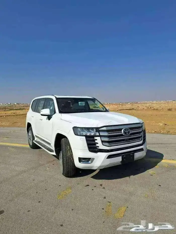 لاندكروزر GXR 4 بنزين 2025 سعودي 3