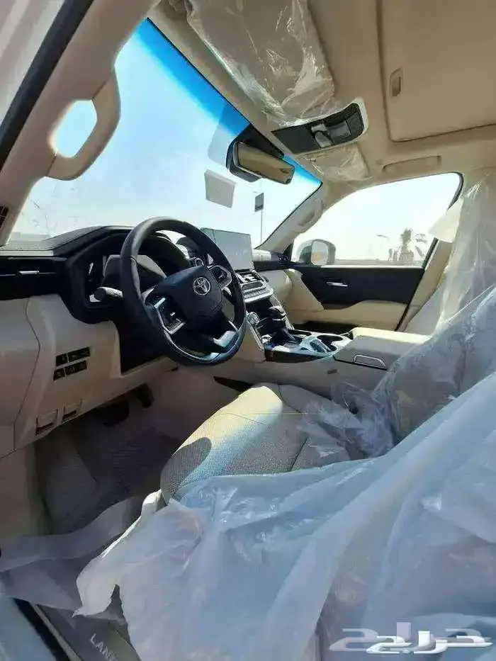 لاندكروزر GXR 4 بنزين 2025 سعودي 2