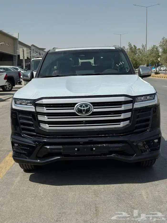لاندكروزر VXR بريمي فل كامل موديل 2025 0