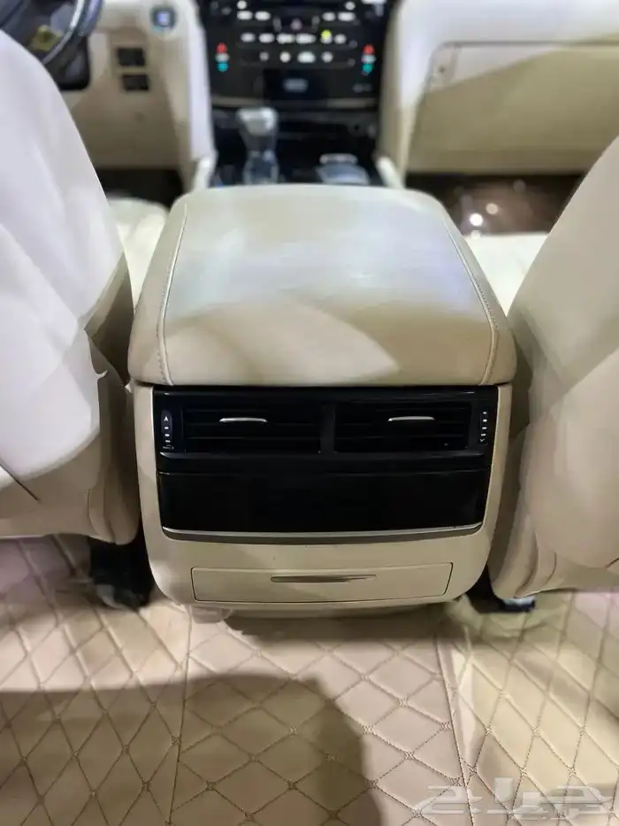 جيب لكزس 2020 سعودي فل كامل ماشي 144 الف 10
