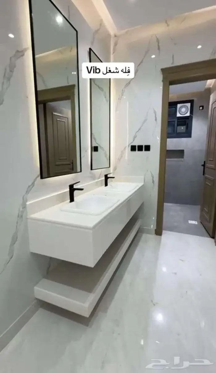 للبيع فله في درة الخميس دورين وملحق 4