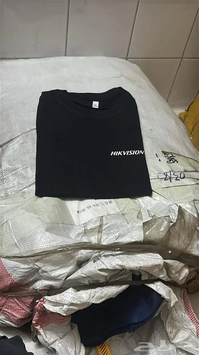 بضاعة ملابس للبيع ب 3 ونص للقطعه 5