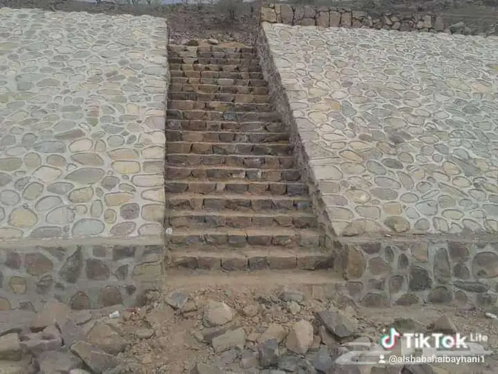 تلبيس جميع النواع الحجر الطبيعي وبناء جدارات الحجر 5