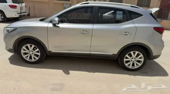 MG ZS 2023 Std 1