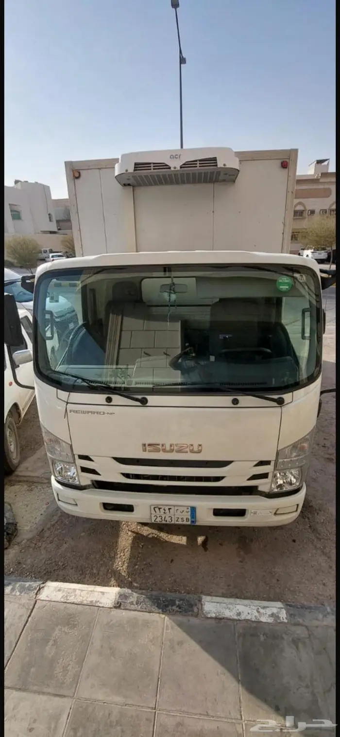 شاحنة ايسوزو ثلاجة 1
