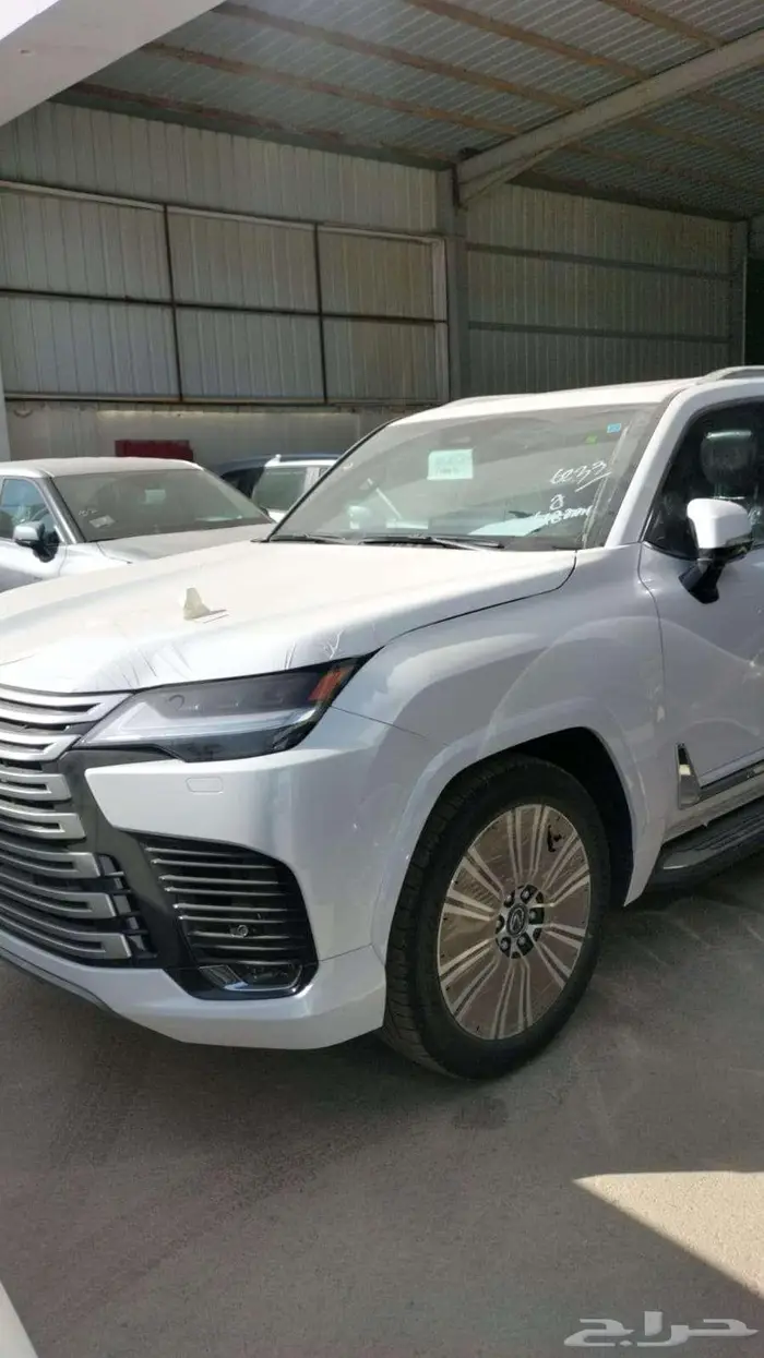 لكزس LX600 BB ابيض داخل جملي 2025 0