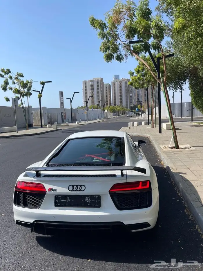 للبيع اودي r8 8
