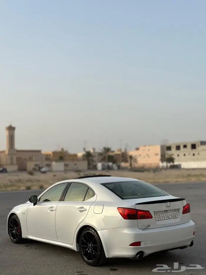 للبيع لكزس is300 2