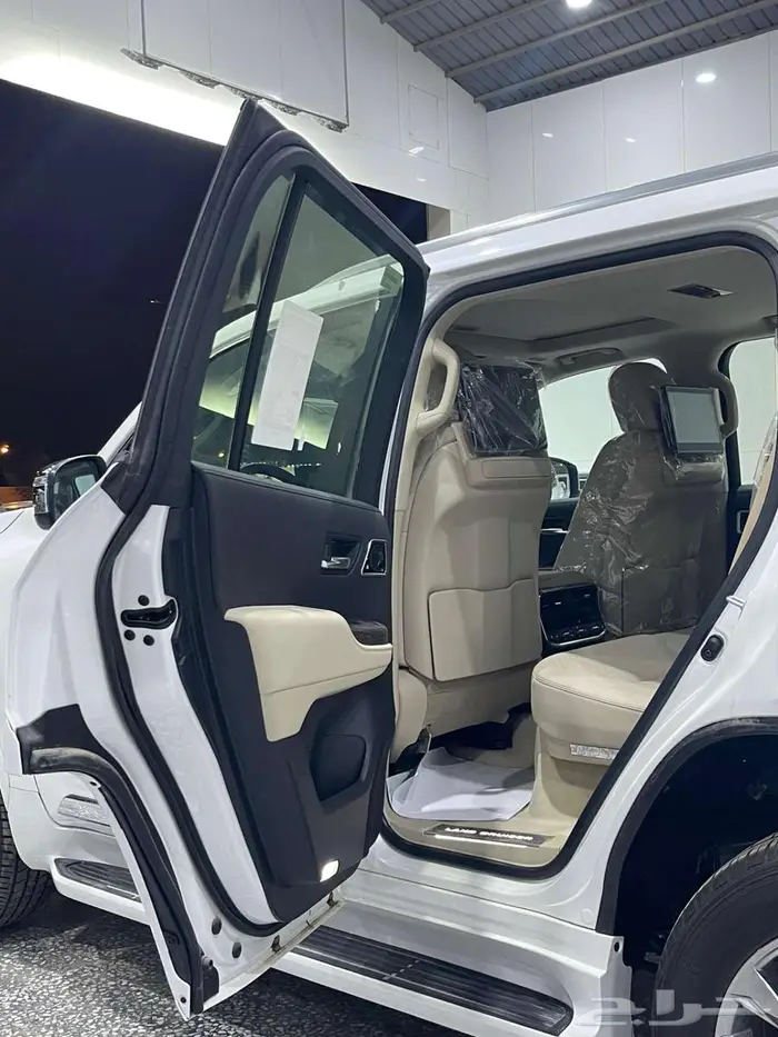 تويوتا لاندكروزر VXR 2024 5