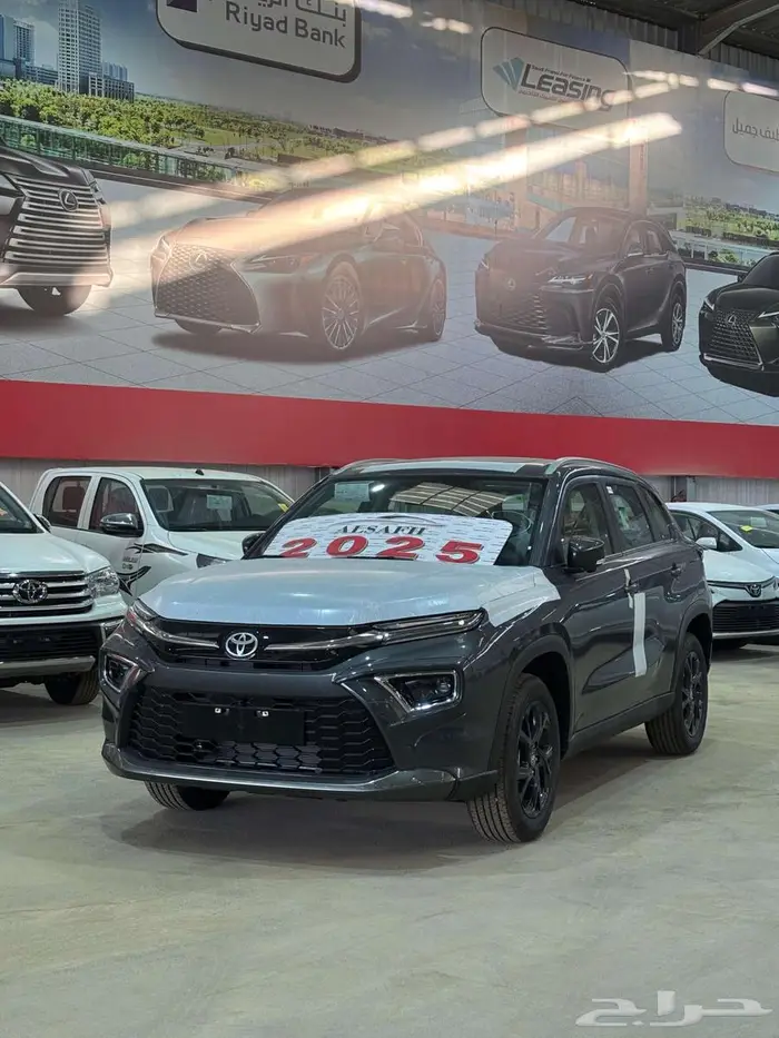تويوتا اوربان كروزر GLX موديل 2025 1