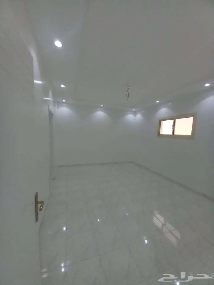 ملحق مع سطحين للايجار بالمصيف 3 1