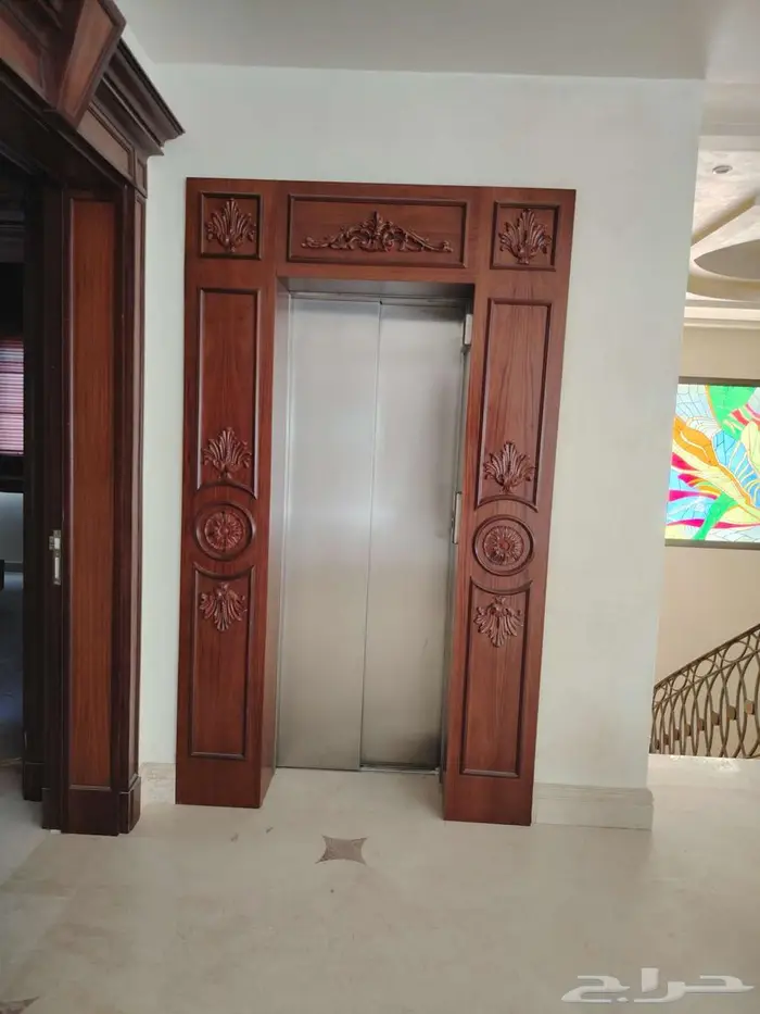 مصعدمستعمل للبيع استعمال نظيف جدا 2