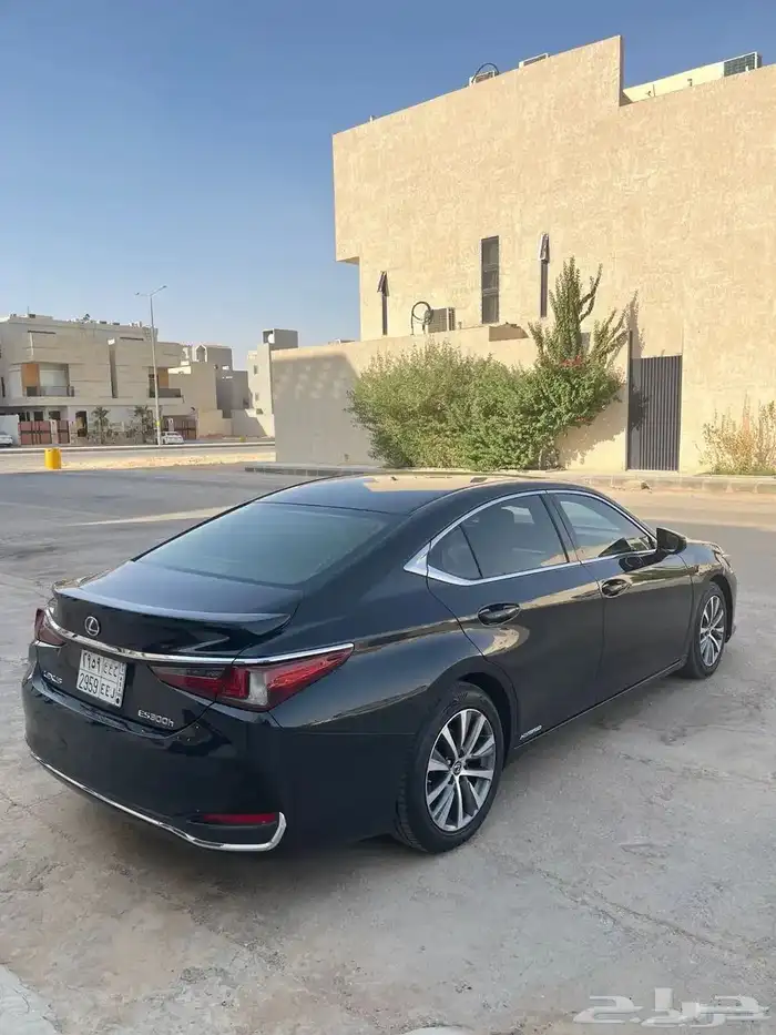 لكزس 300h 3