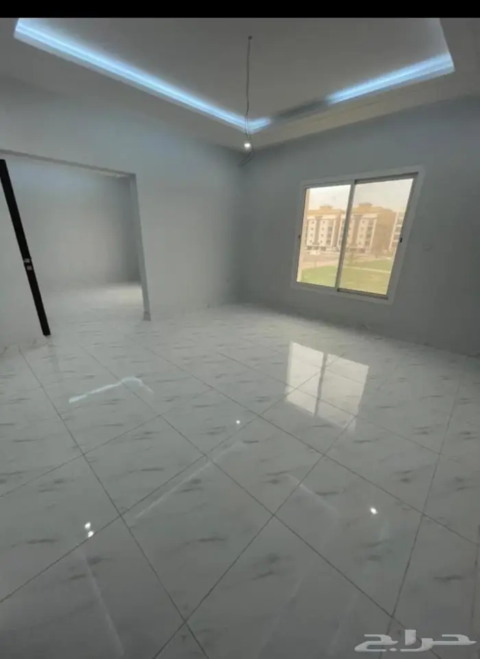 للبيع شقة جده حي الصواري 2