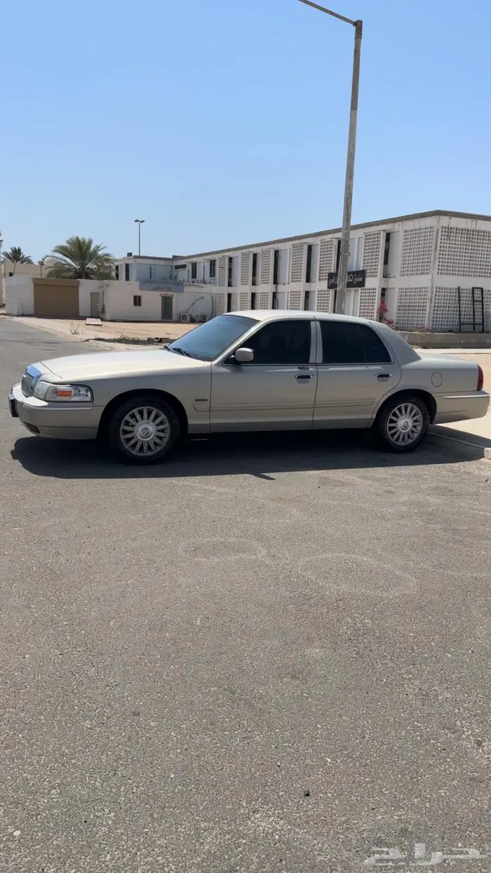 للبيع فورد جراند ماركيز 2009 سمني 21