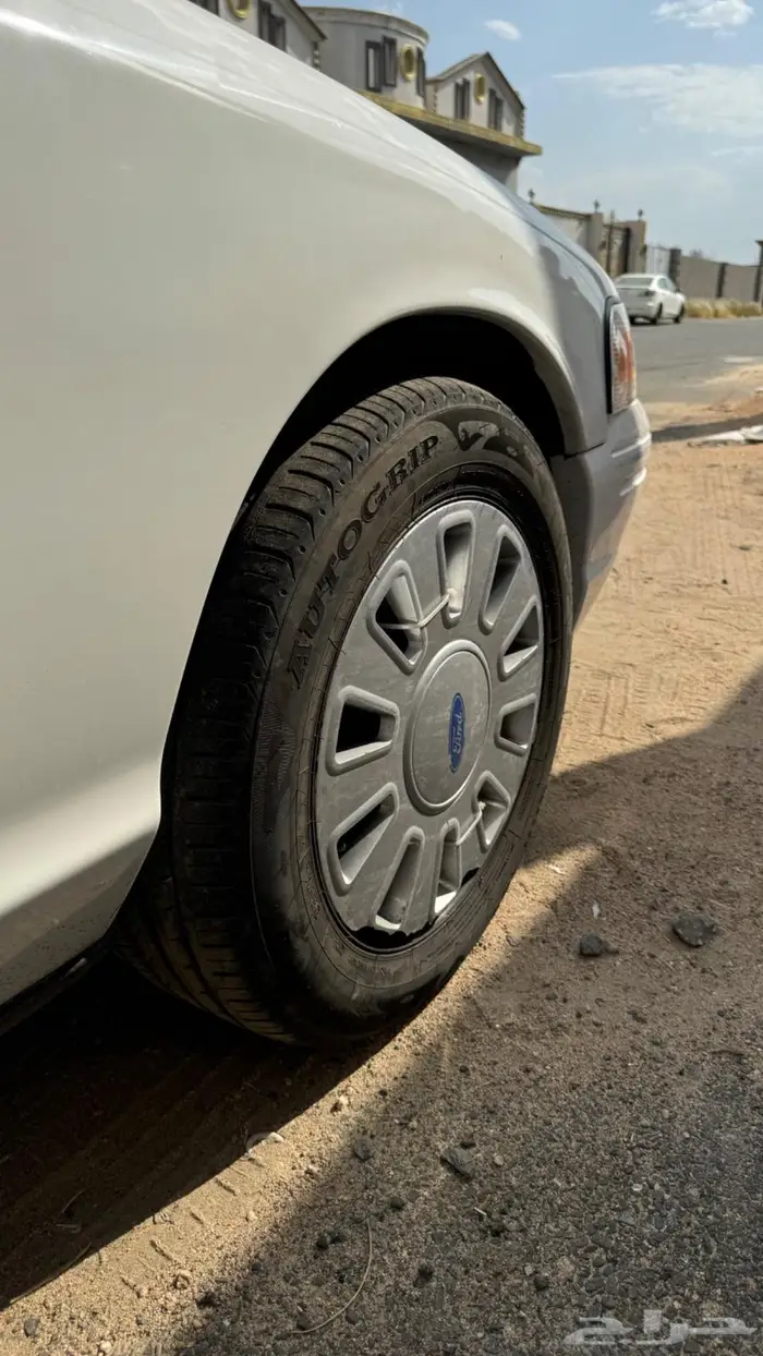 فورد فكتوريا للبيع 4