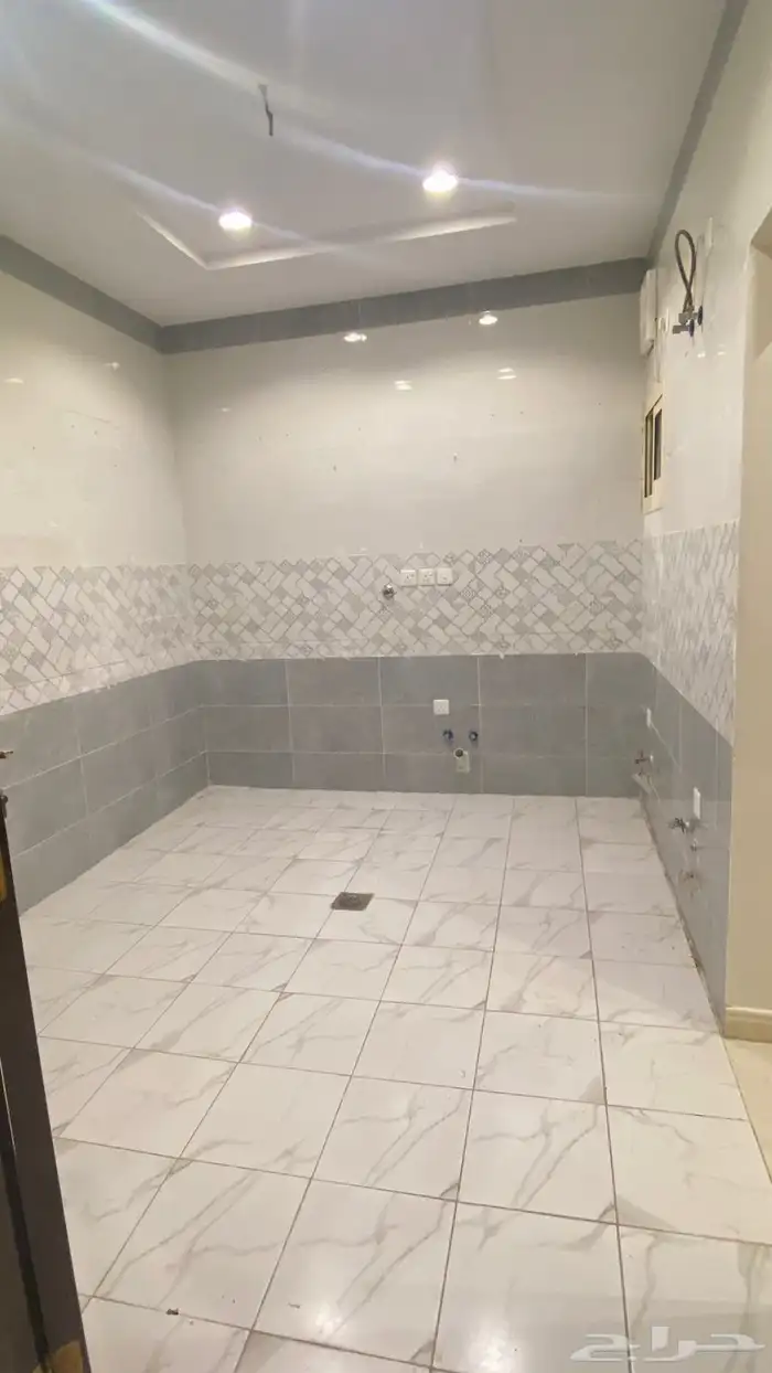 شقة للإيجار في حي الريان 7