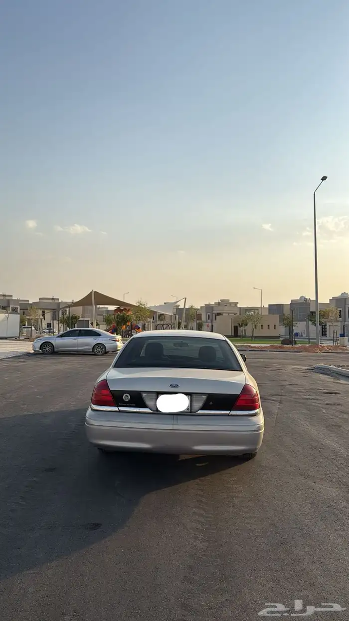 فورد كراون فكتوريا 4