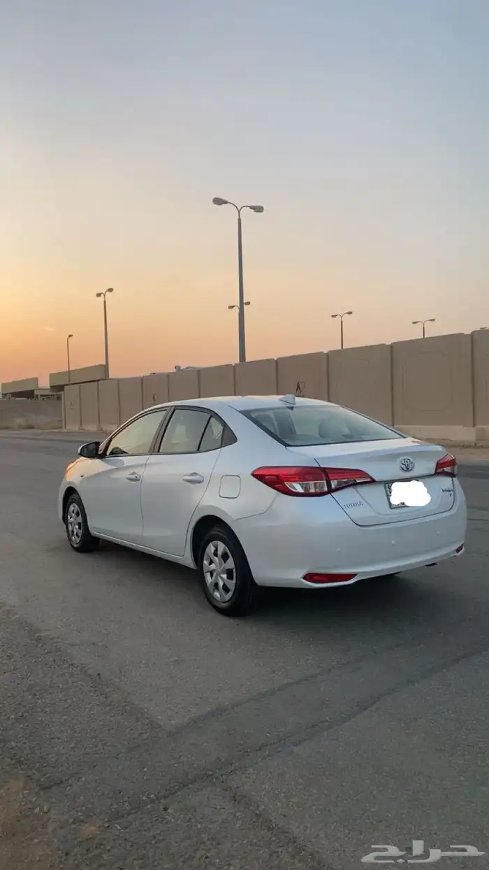تويوتا يارس 2022 1