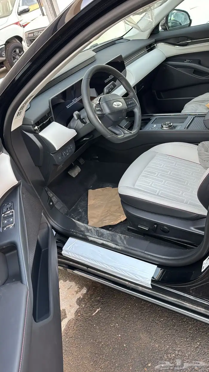 فورد تورس ترند نص فل بنزين 2026 سعودي صيانه مجانيه 1