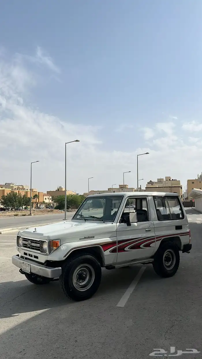 تويوتا لاندكروزر موديل 1990 3