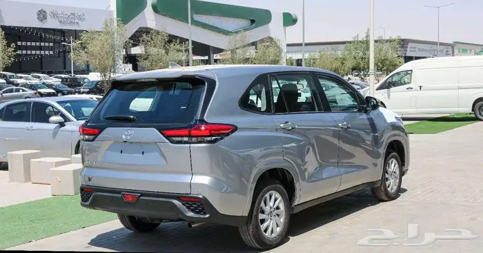 تويوتا انوفا بنزين ستاندر جي ال 2025 5