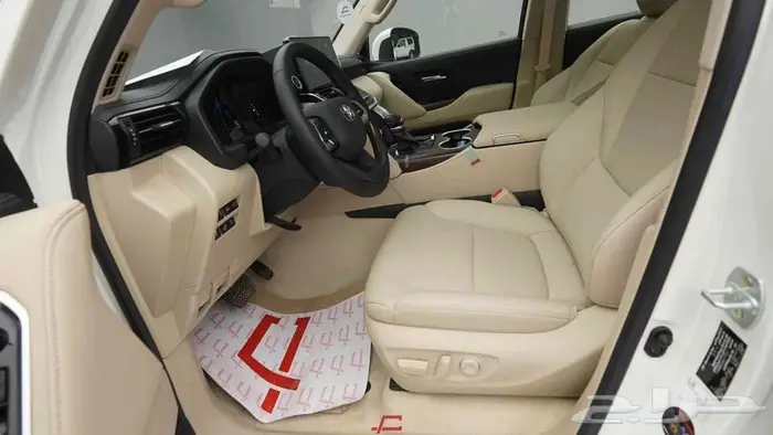 لاندكروزر GXR4 بنزين 2025 6