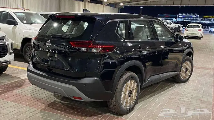 نيسان اكس تريل ستاندر موديل 2025 3
