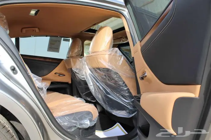 لكزس - ES300 Bh هايبرد - 2025 - نص فل - خليجي 19