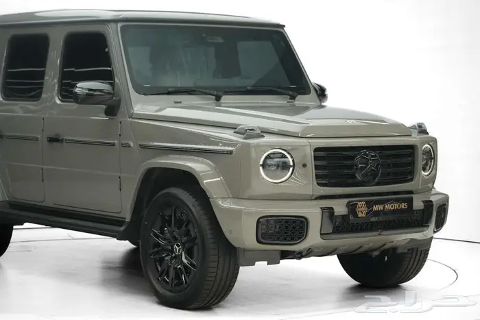 مرسيدس G 500 موديل 2025 أصفار خليجي رمادي أبيض 2