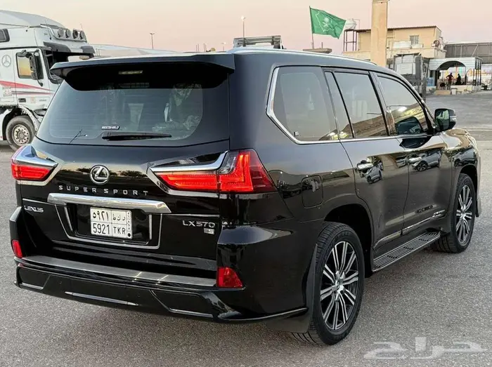 لكزس LX570 موديل 2018 فل كامل SUPER SPORT 5
