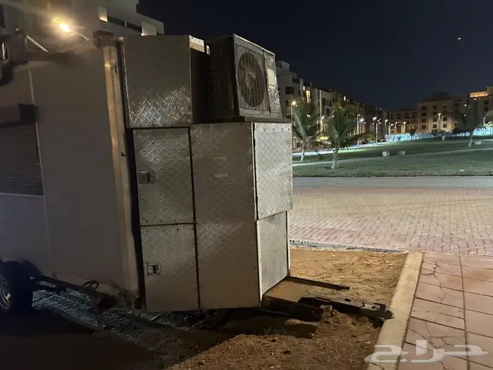 فود ترك للايجار او البيع 4.5m 2.5m 4