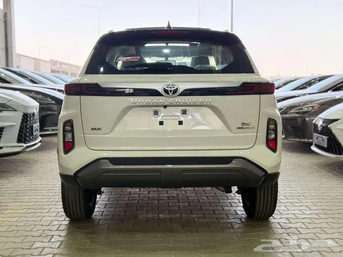 تويوتا اوربان كروزر GLX فل كامل 2025 5