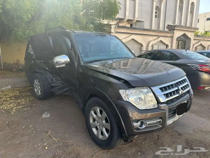 للبيع باجيرو V6 GLS موديل 2018 1