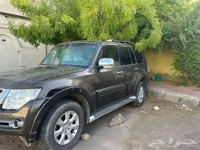 للبيع باجيرو V6 GLS موديل 2018 4