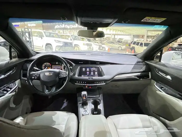 كاديلاك 2019 XT4 فل كامل 8