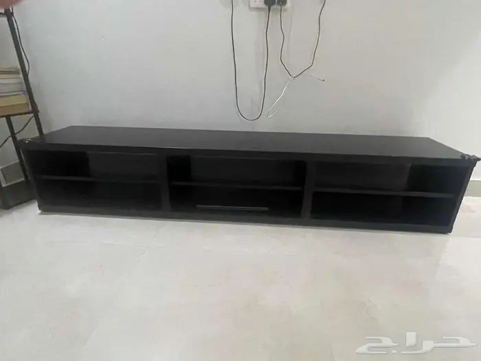 طاولة تلفزيون إيكيا أسود لأعلى سوم 0