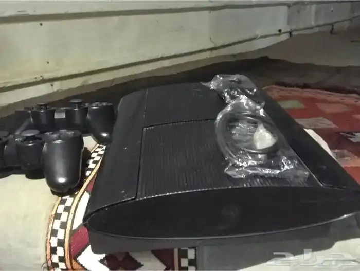 سوني 3 معه يدتين مهكره على اشرط 0