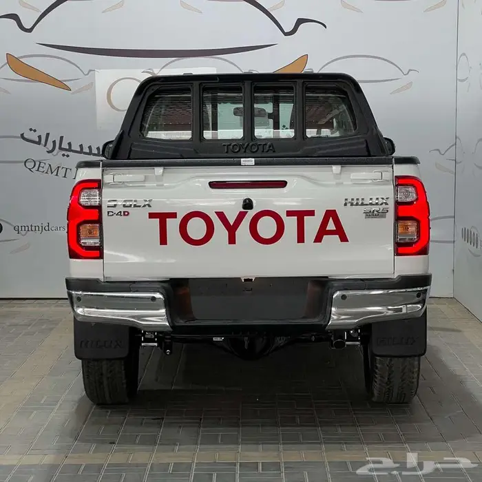 هايلوكس SGLX غمارتين م2.4 دبل ديزل تماتيك 2025 3