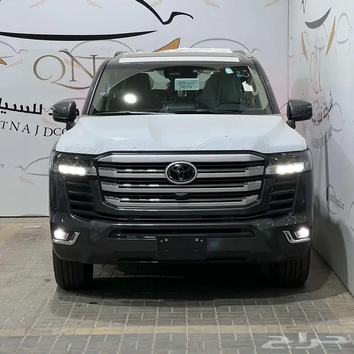 لاندكروزر GXR رقم 3 بنزين 2025 عروض اليوم الوطني 1