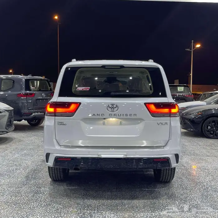 تويوتا لاندكروزر VXR 2024 3