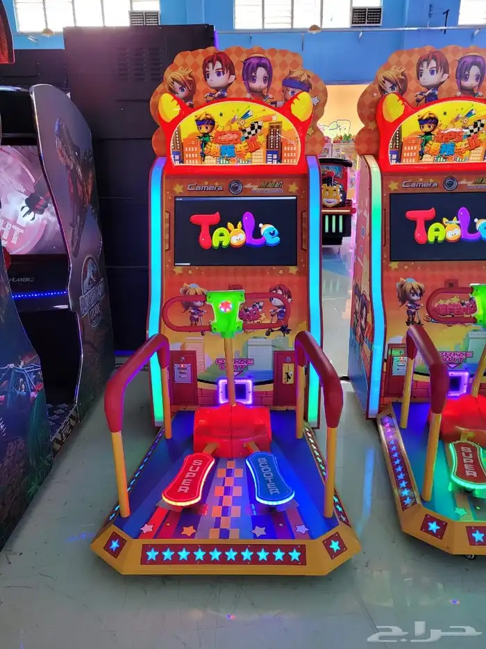 مشروع ترفيهي مربح   تجهيز بولينغ وملاهي وملاعب بادل بجودة عا 8