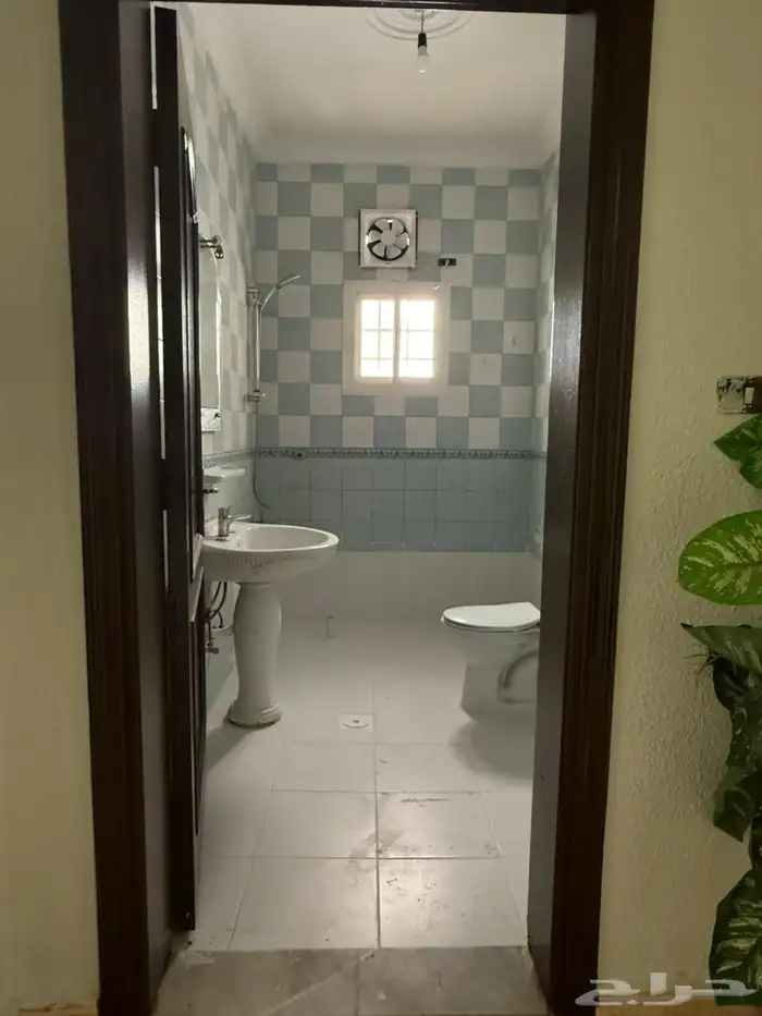 شقة للايجار بحي السامر 4 غرف 9