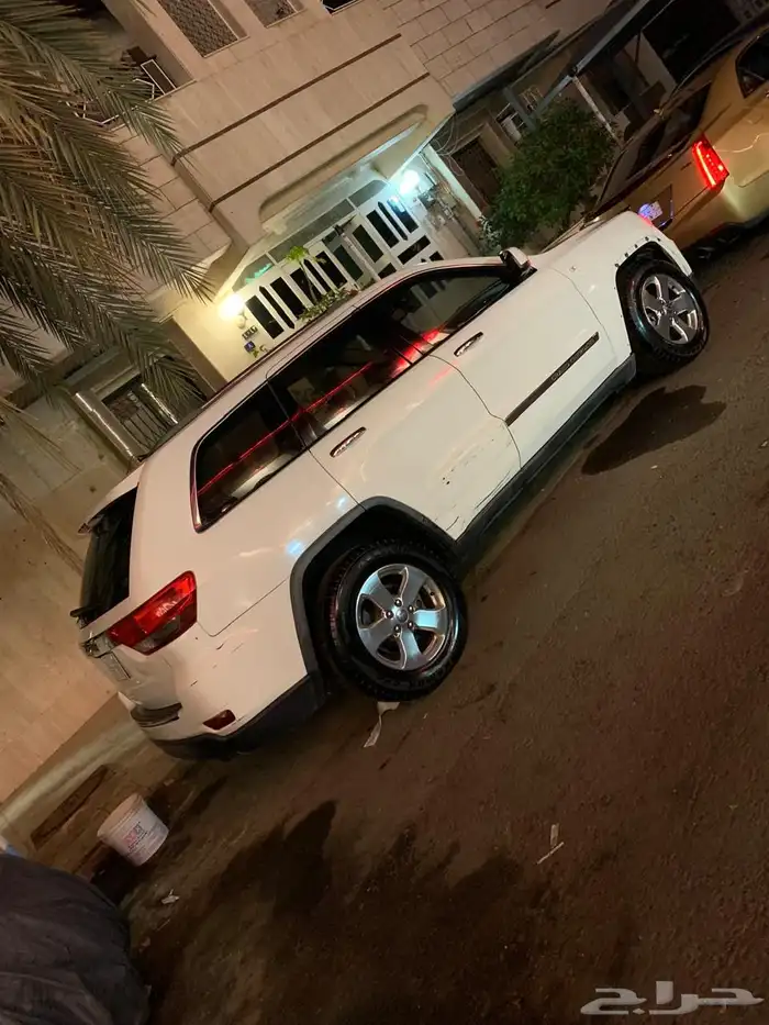 جيب جراند شيروكي بودي وكالة وممشى قليل 2