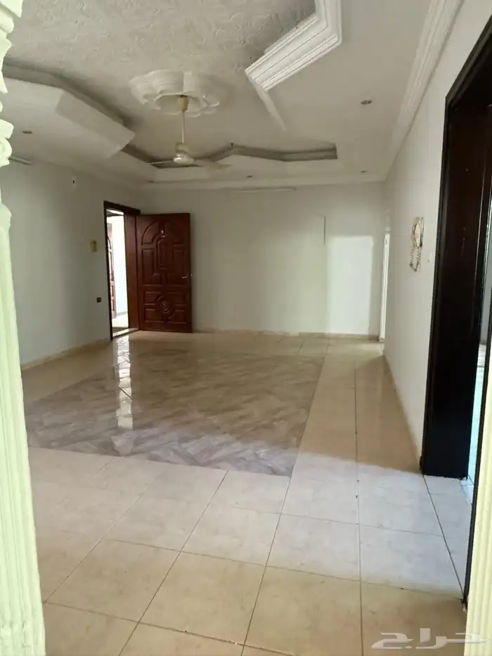 شقة للايجار بحي السامر 4 غرف 7