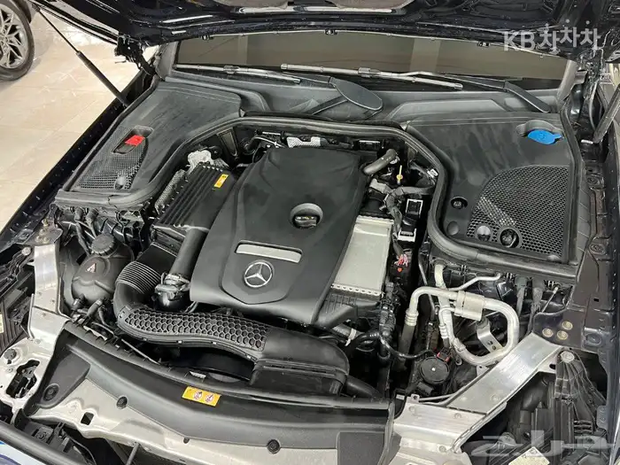 مرسيدس E250 2022 فل كامل 3