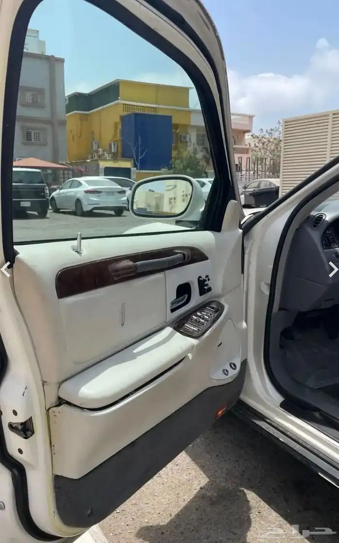 لينكون تاون كار 1998 للبيع Lincoln 4