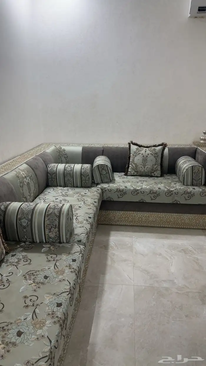 طقم كنب مغربي كامل مع الطاولات 1